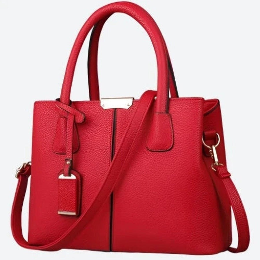 Sophisticated Multi-Pocket Shoulder Bags