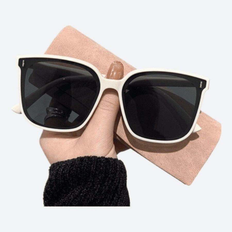 Chic Polycarbonate Square Frame Sunglasses