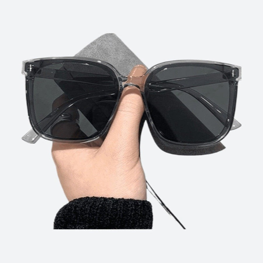 Chic Polycarbonate Square Frame Sunglasses