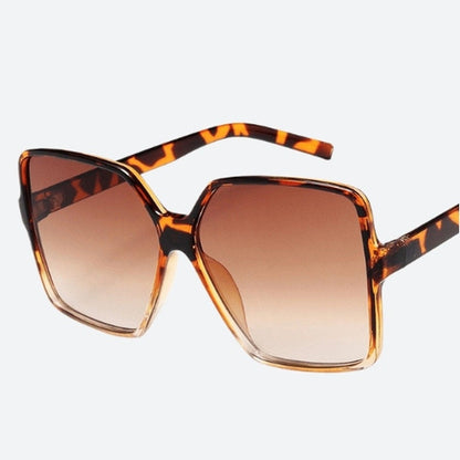 Contemporary Chic Designer Frame Sunglasses