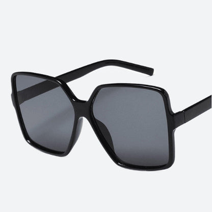 Contemporary Chic Designer Frame Sunglasses