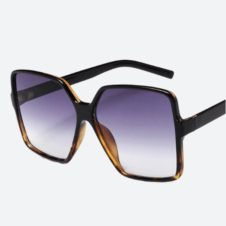 Contemporary Chic Designer Frame Sunglasses